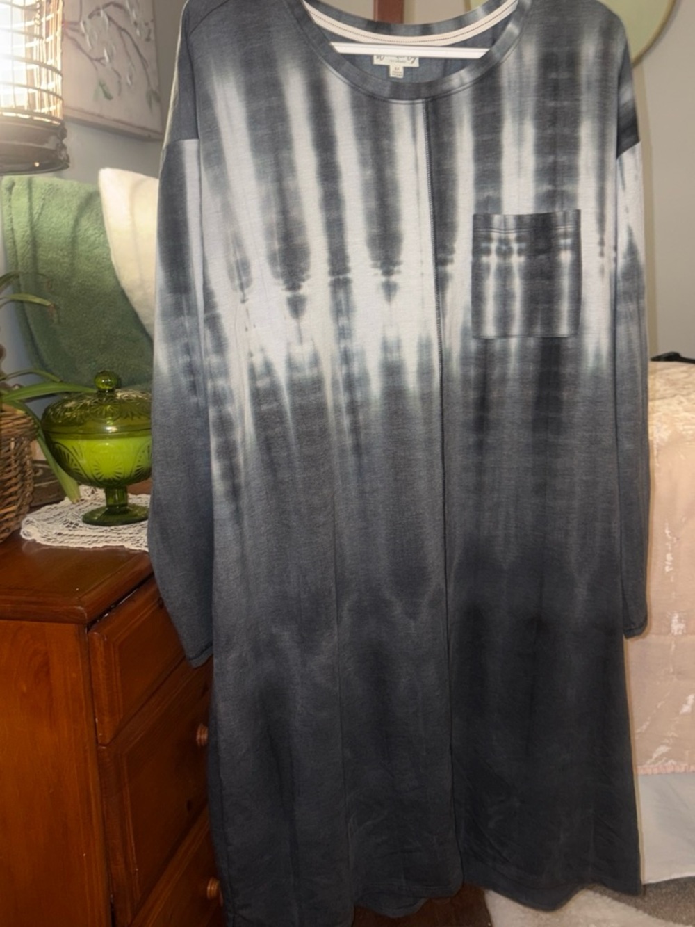 1x grey tie-dye dress